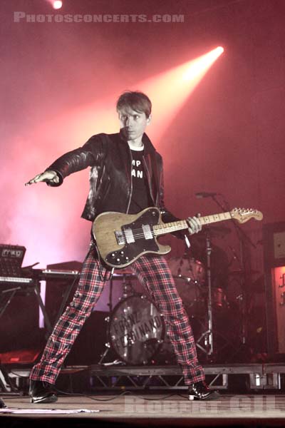 FRANZ FERDINAND - 2009-07-30 - PAREDES DE COURA (Portugal) - Praia do Tabuao - 